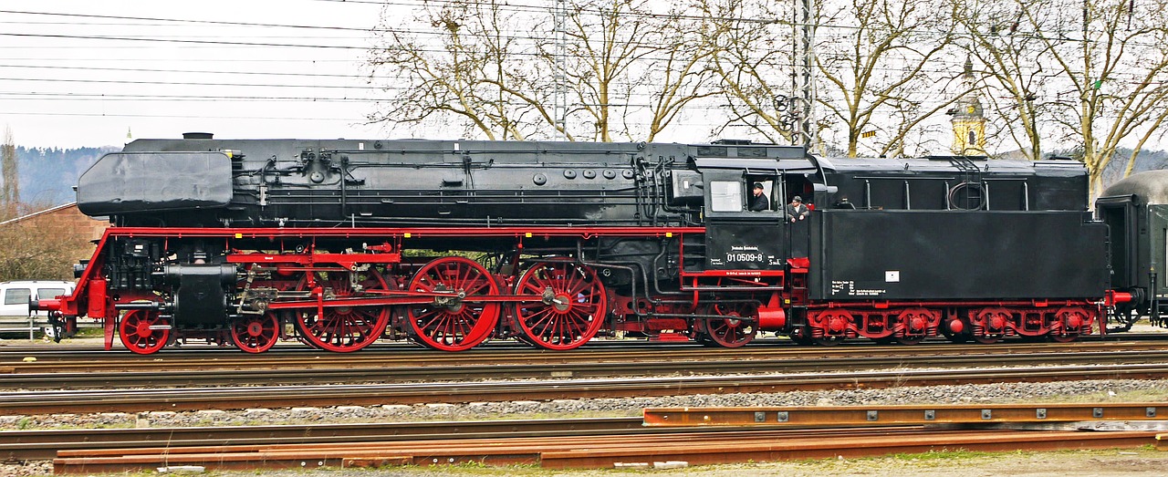 steam locomotive express train br01 free photo