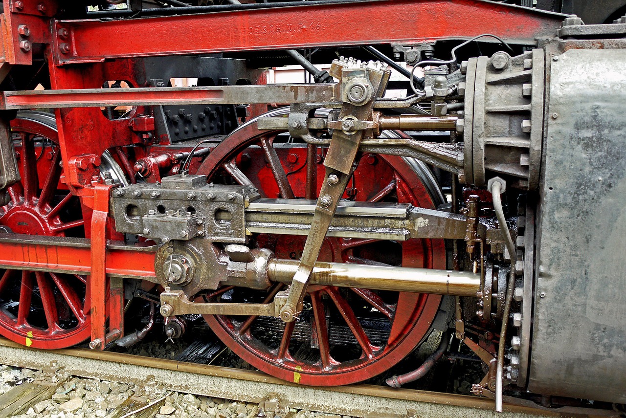 Drive a steam engine locomotive фото 1