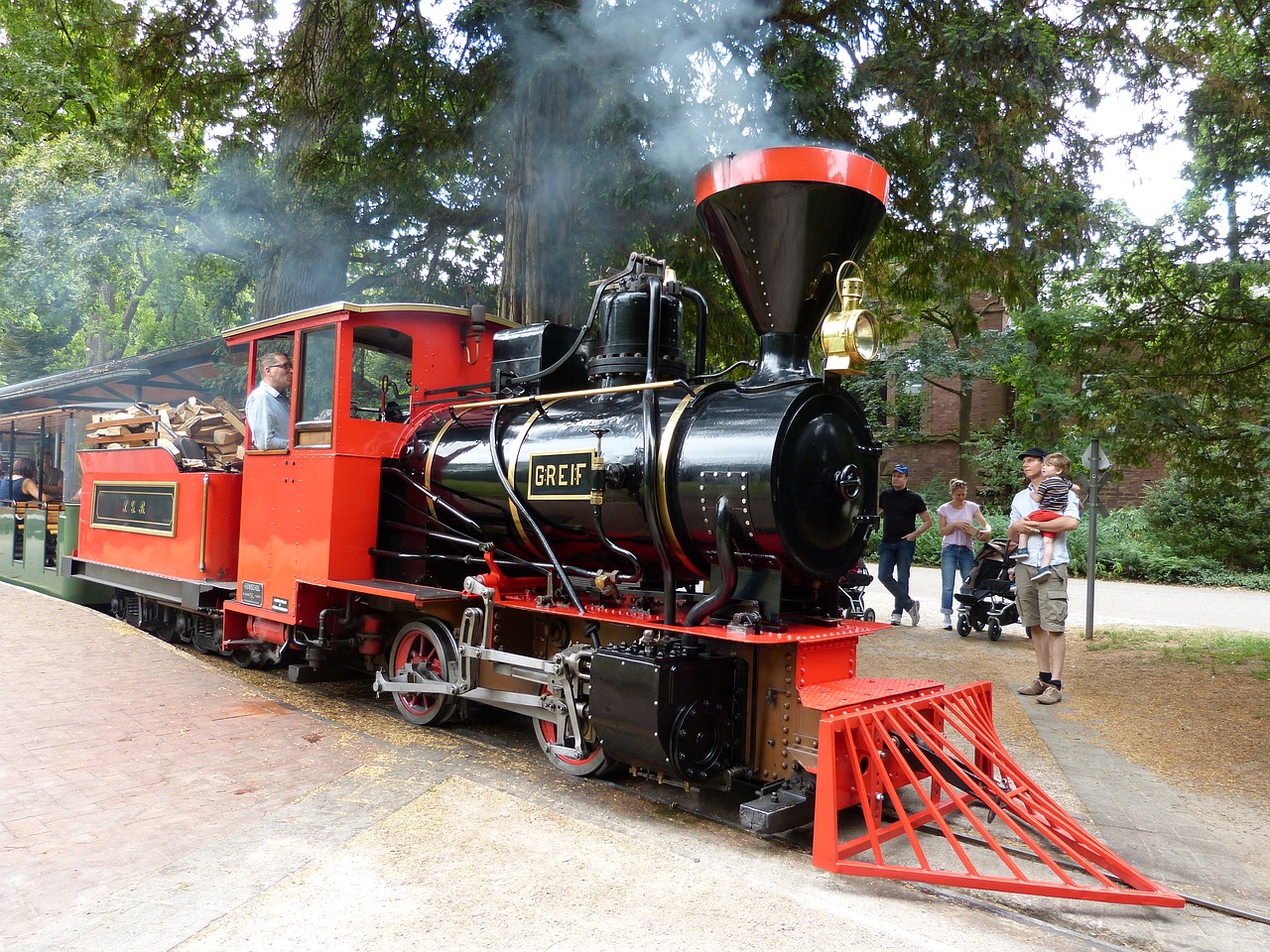 steam locomotive engine castle park karlsruhe free photo