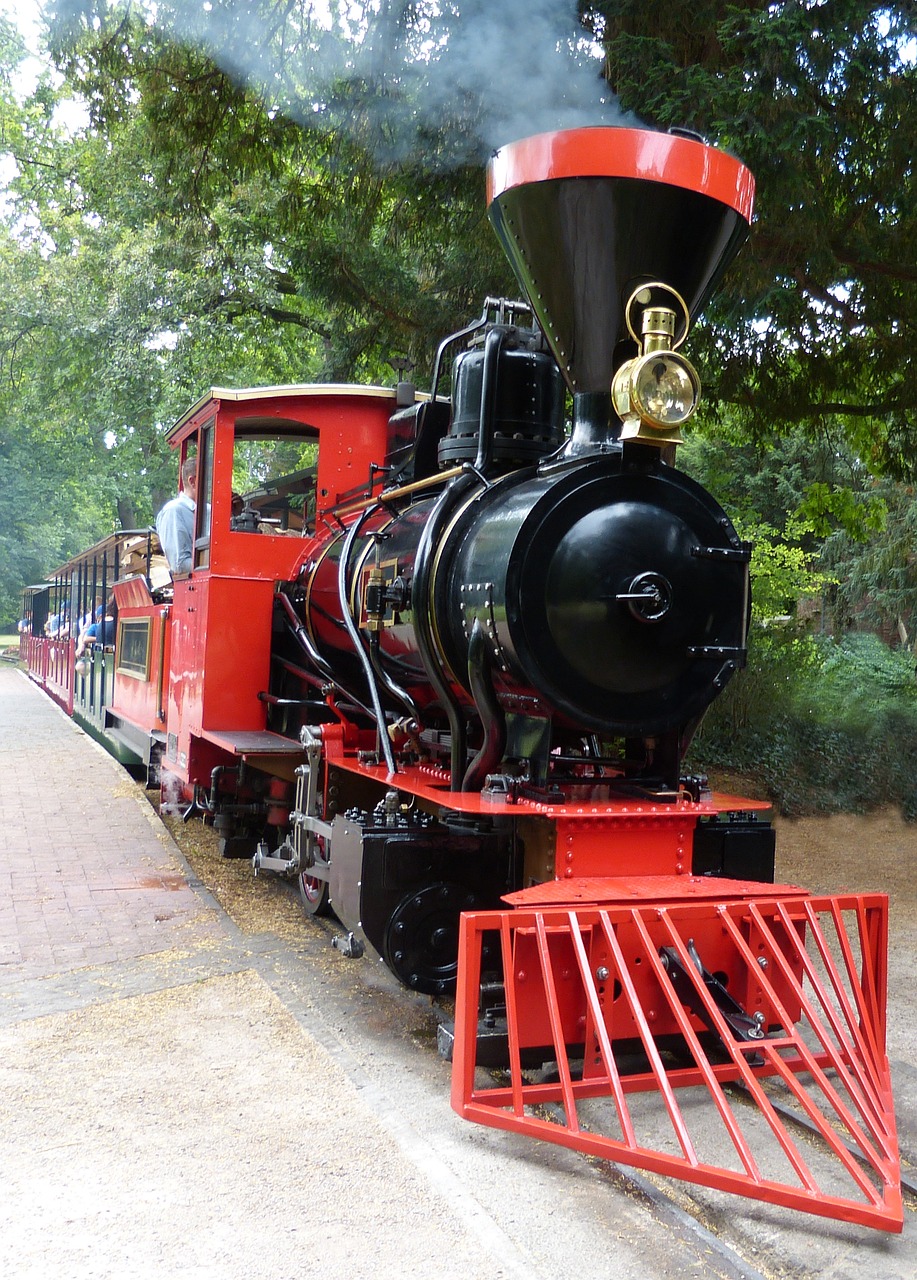 steam locomotive engine castle park karlsruhe free photo