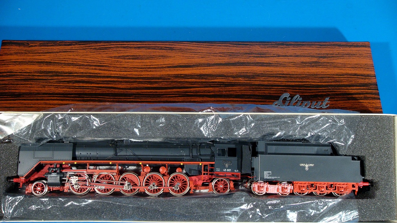 steam locomotive h0 model railway free photo