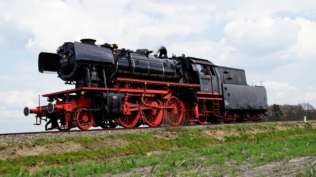 steam train repair outdoor free photo