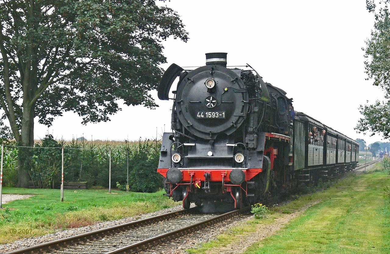 steam train heavy goods train locomotive br44 free photo