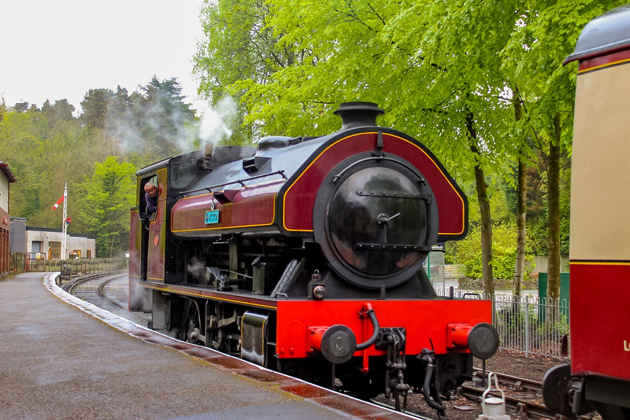 steam train  old train  train free photo