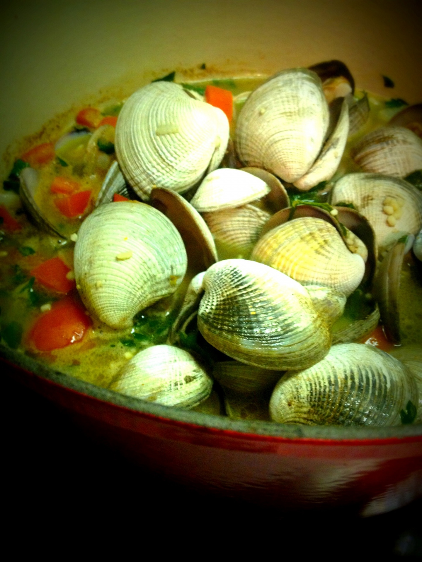 steamed clams food bowl free photo