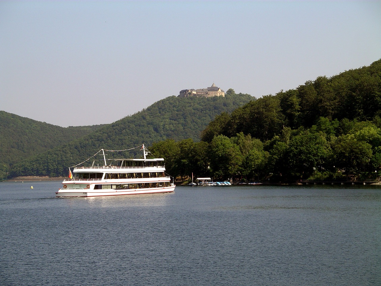 steamer lake water free photo