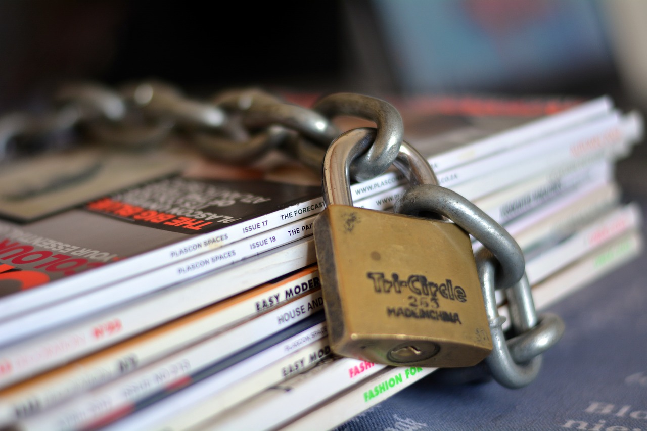 steel lock chain magazines free photo