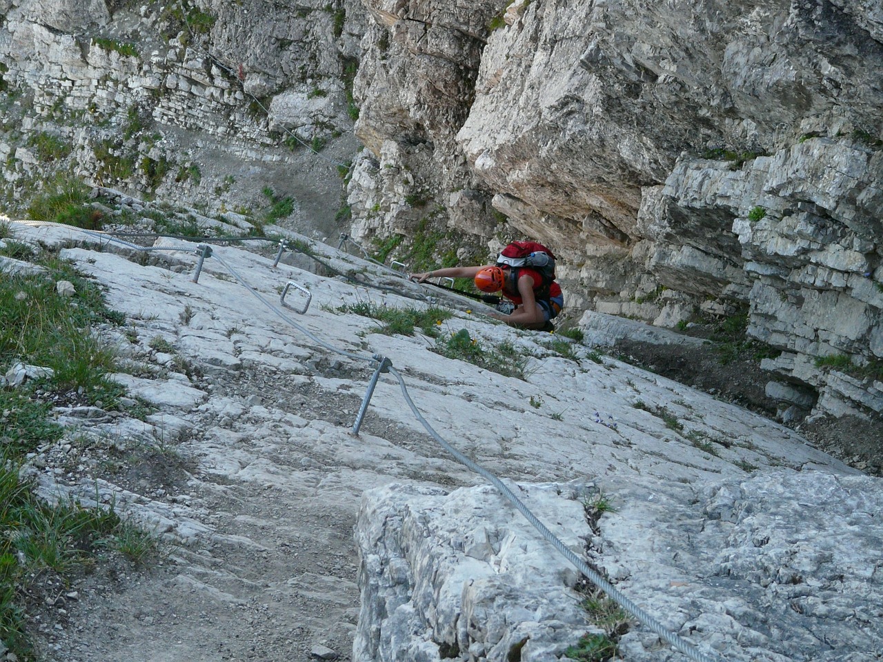 steep descent climb free photo