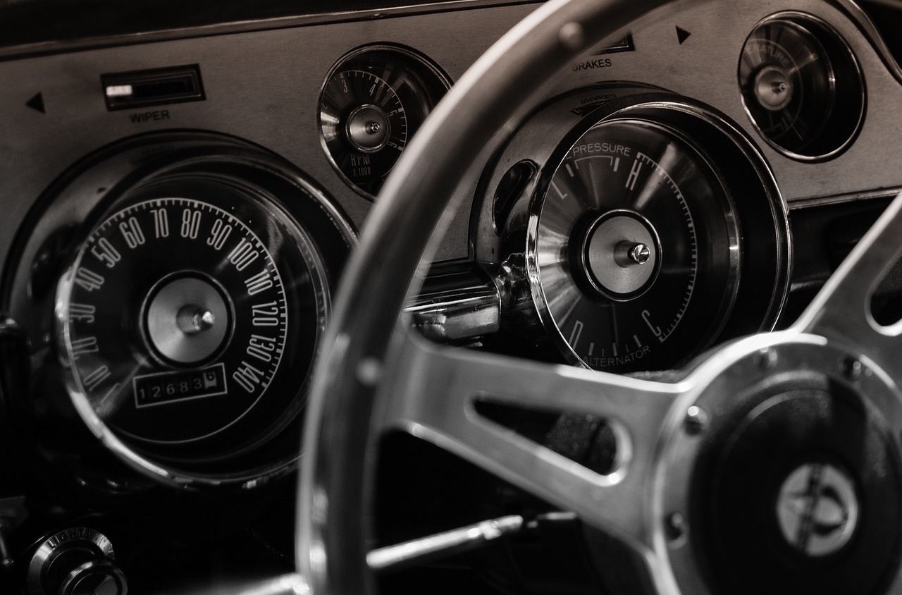 steering wheel black and white free photo