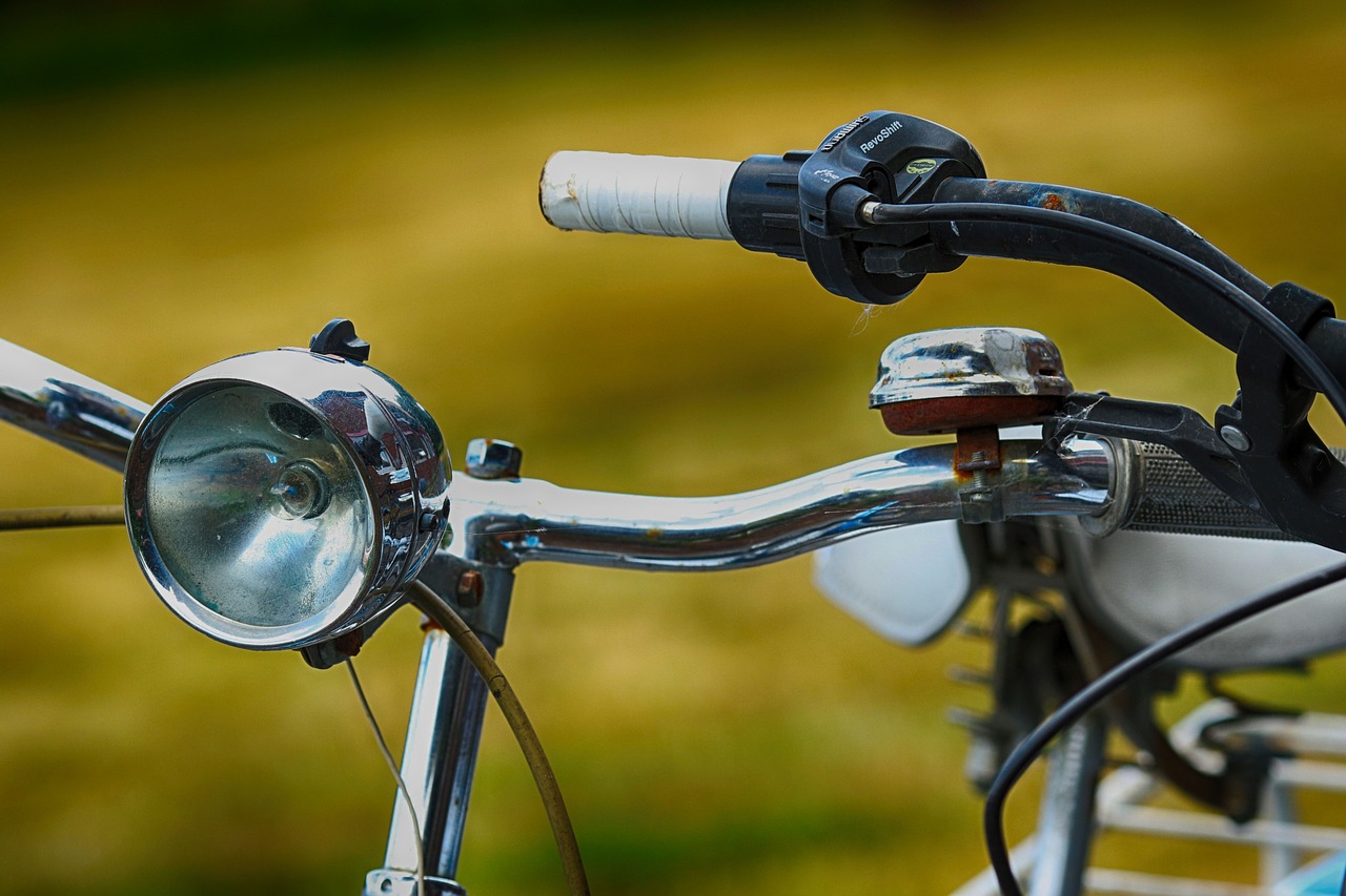 steering wheel  bike  cycle free photo