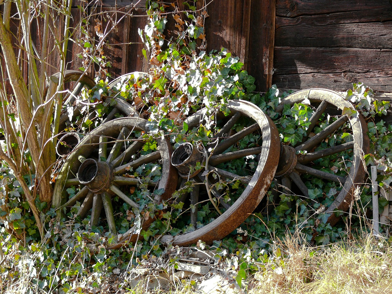 still life old wheels farmhouse free photo