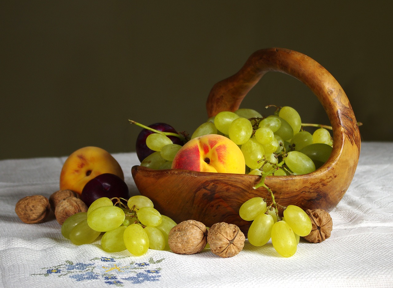 still life fruit grapes free photo