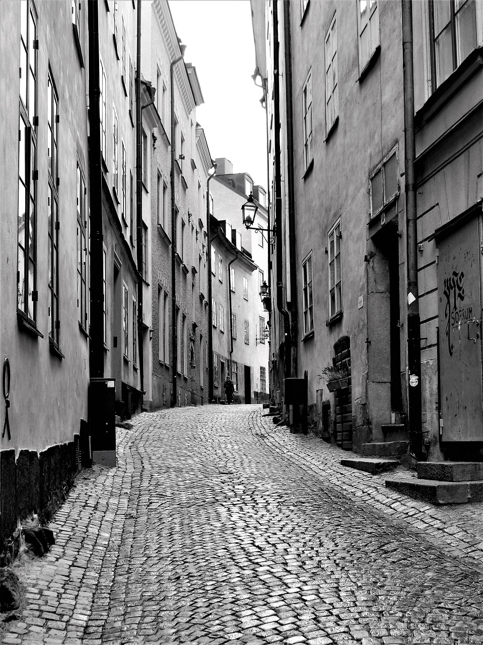 stockholm the old town alley free photo