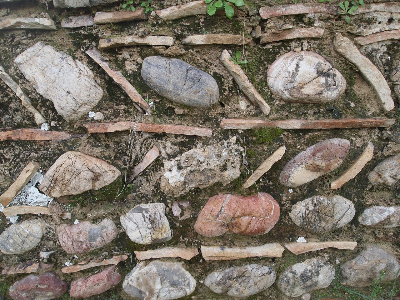 stone wall pattern free photo