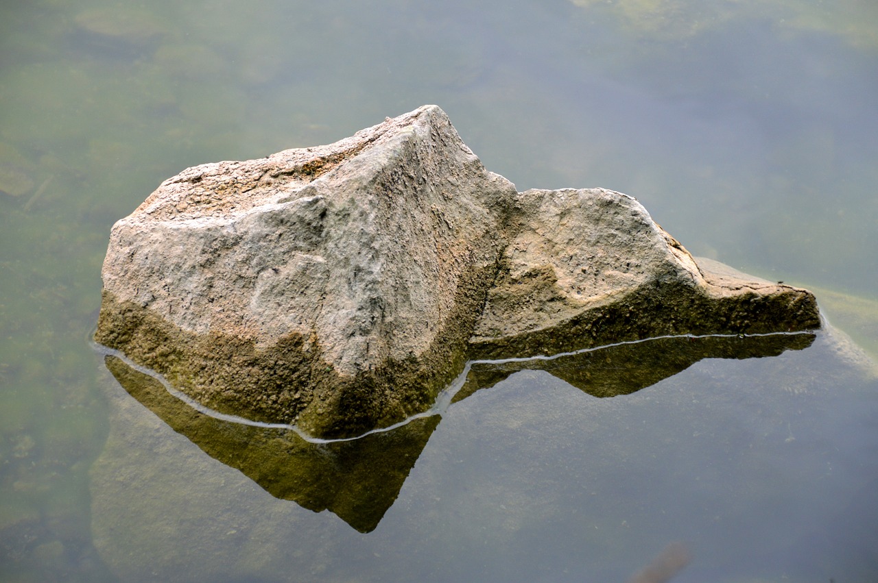 stone island miniature world free photo