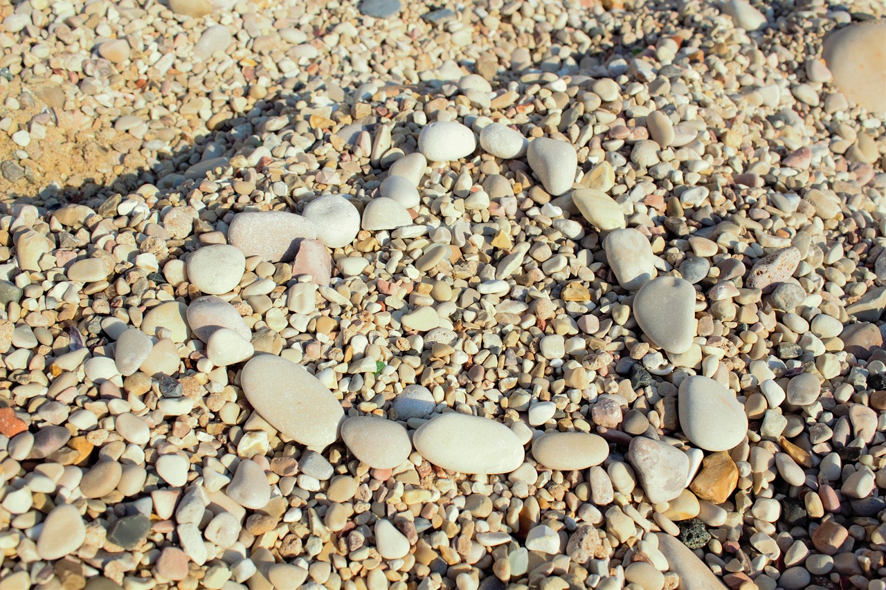 heart stone sea free photo