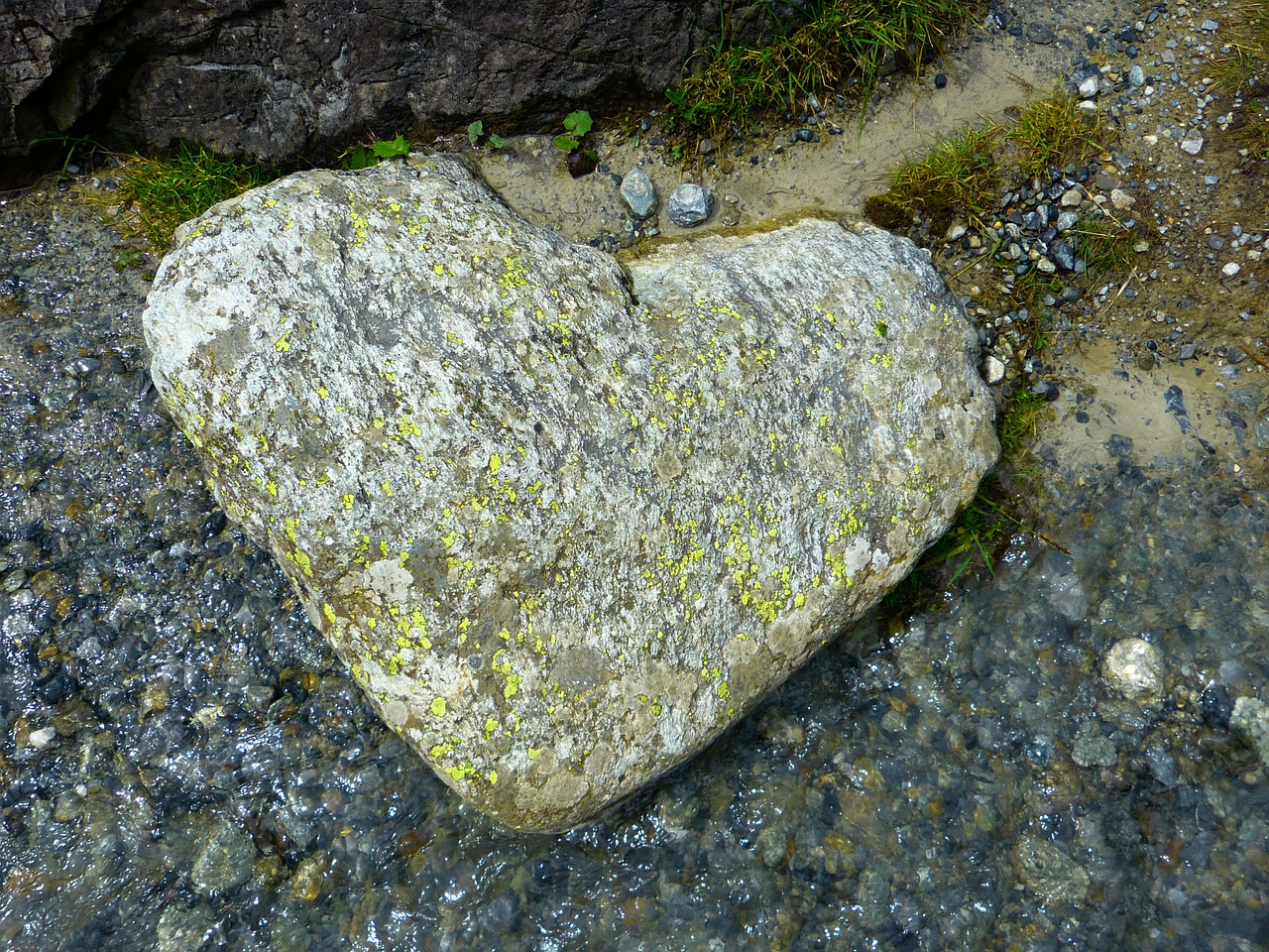 stone heart love free photo