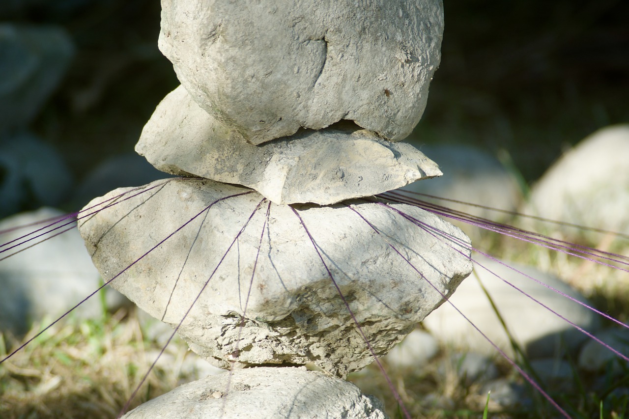 stone sculpture threads free photo