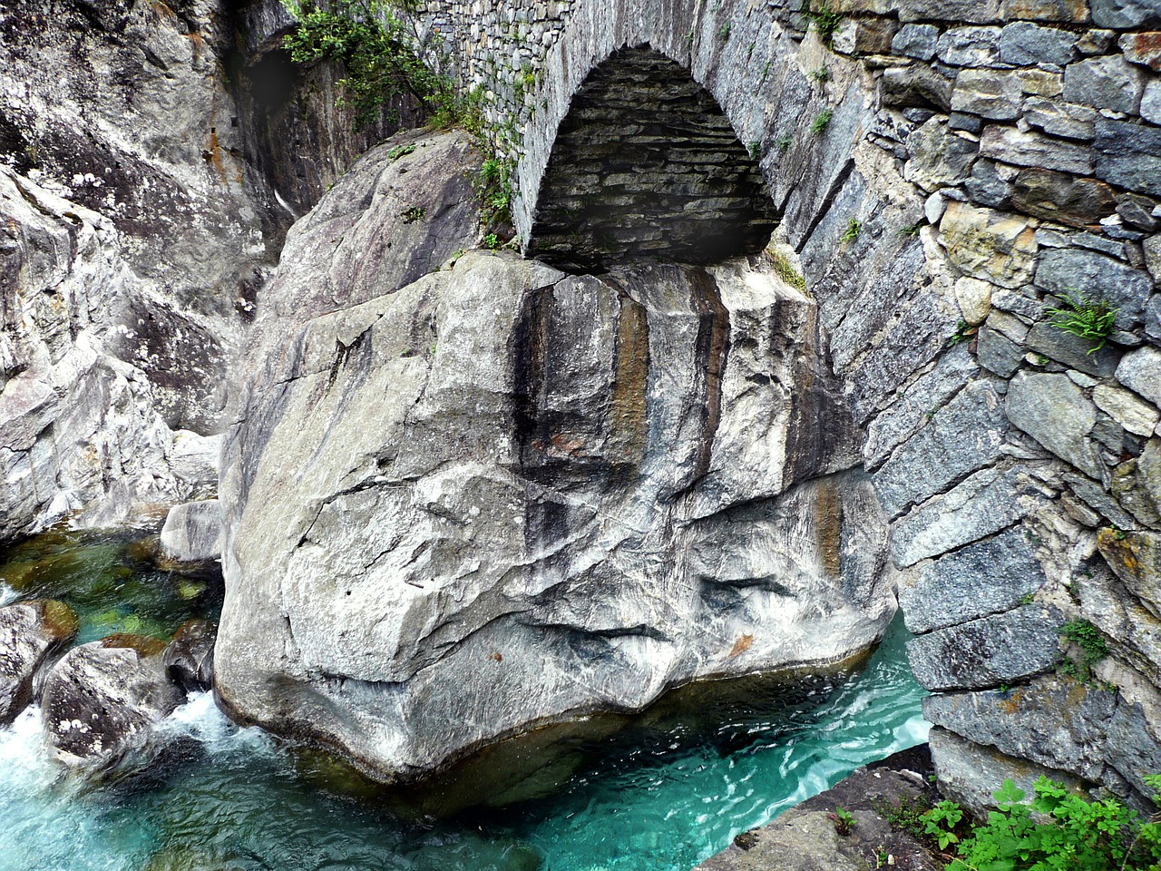 stone bridge roman bridge rock free photo