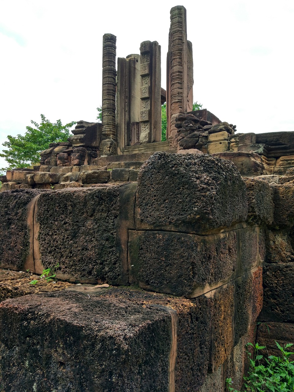 stone castle nature building free photo