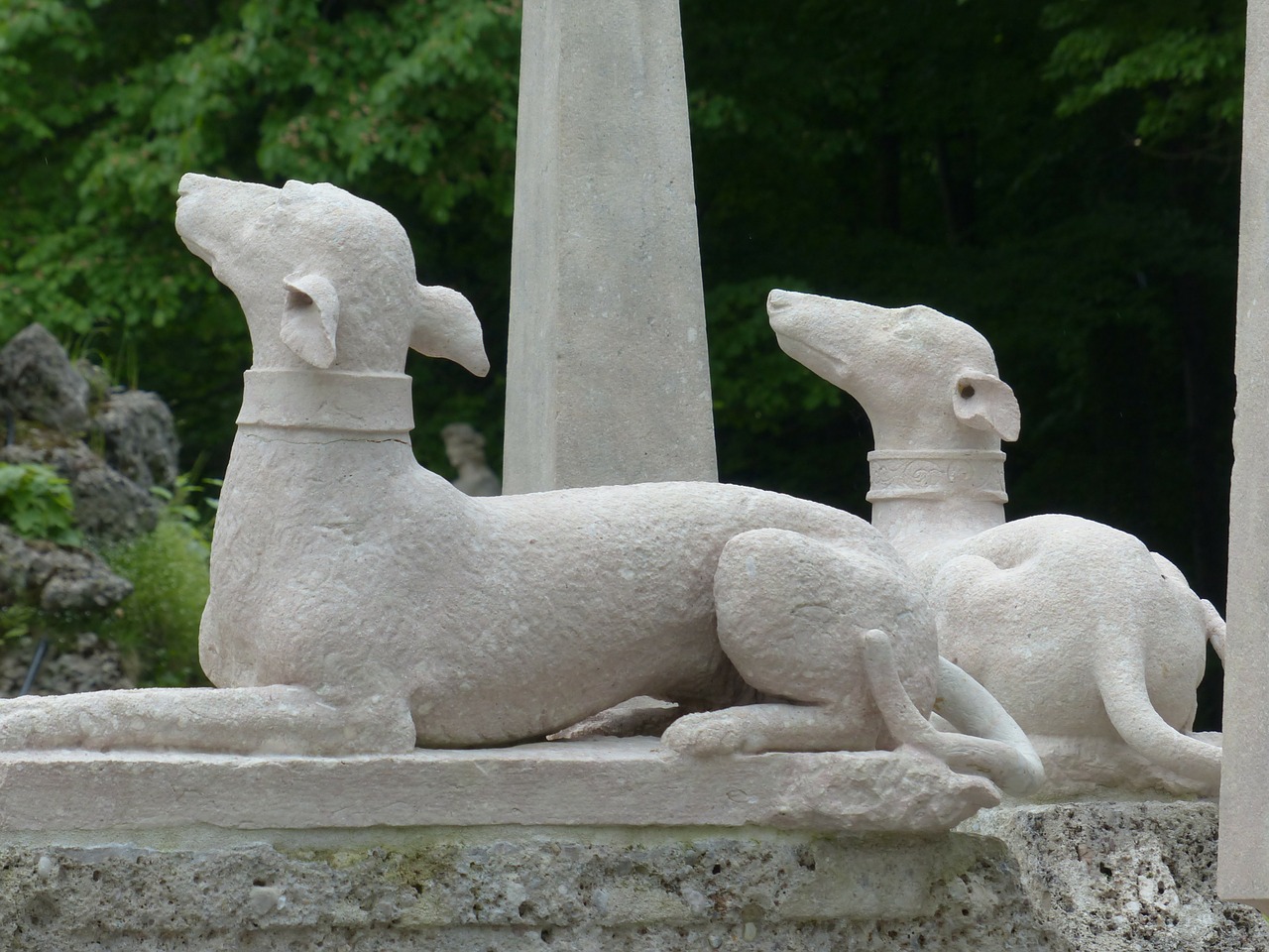 stone figure dogs statue free photo