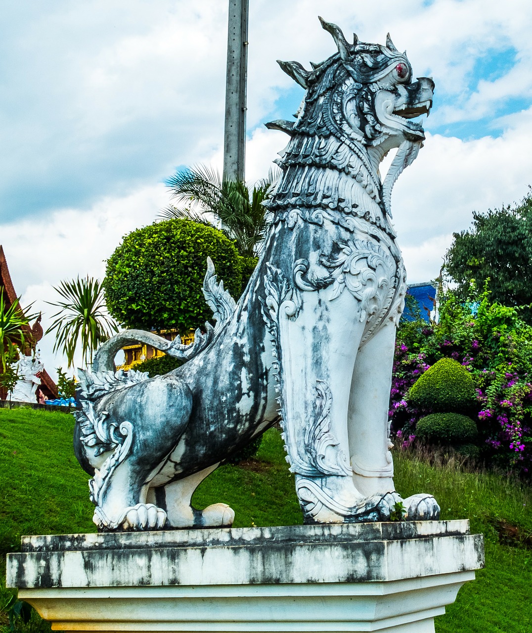 stone figure statue lion free photo