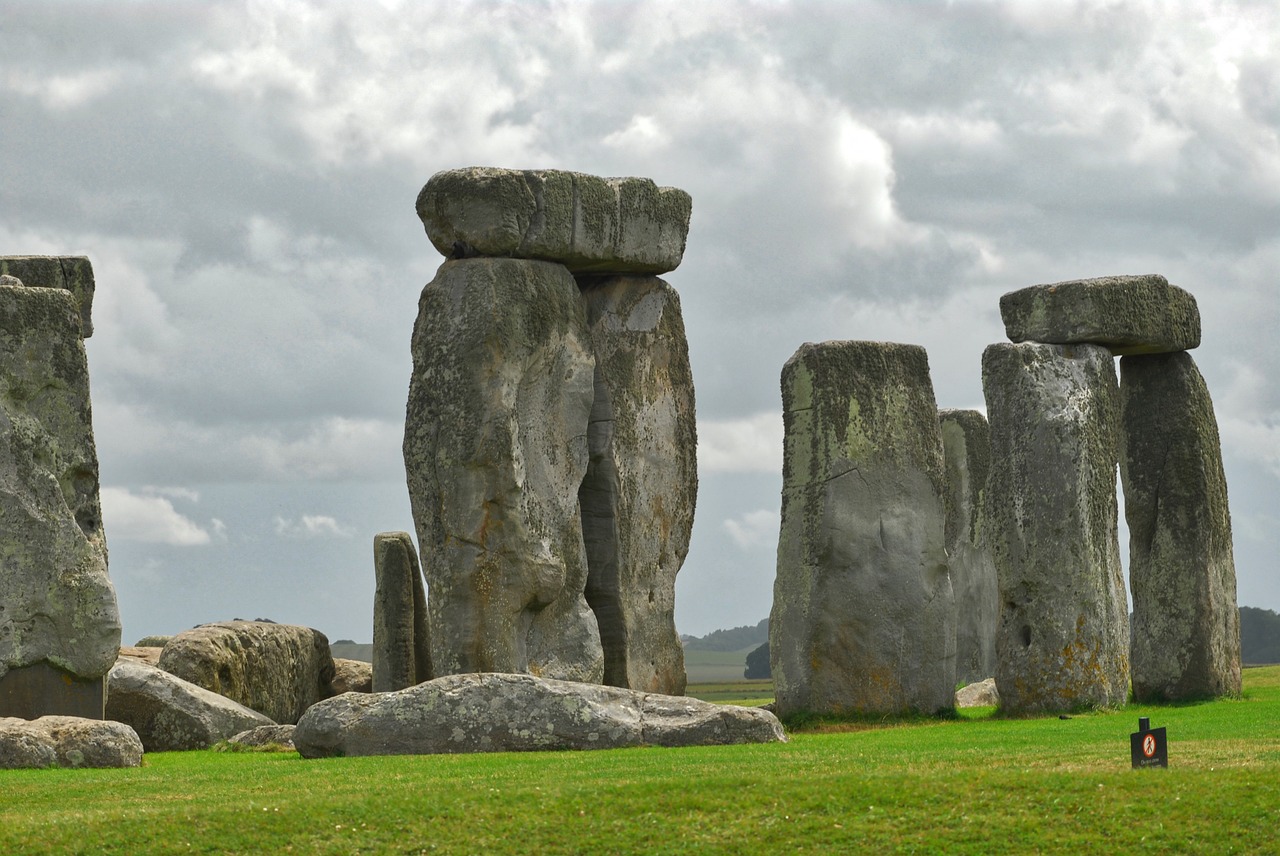 stonehenge hdr megalith free photo