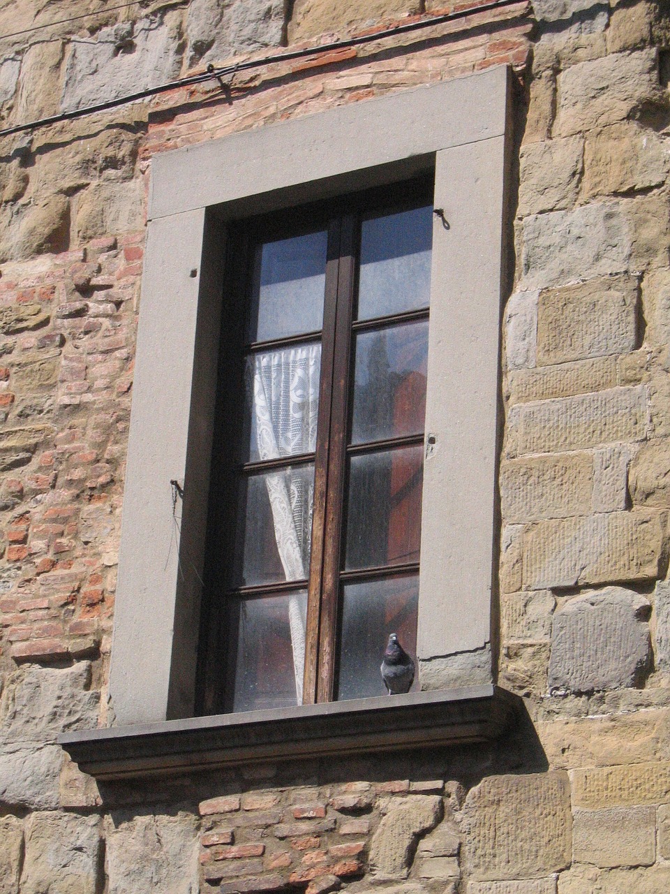 stone house the stone wall window free photo