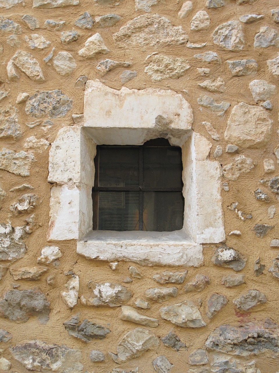 stone house window facade free photo