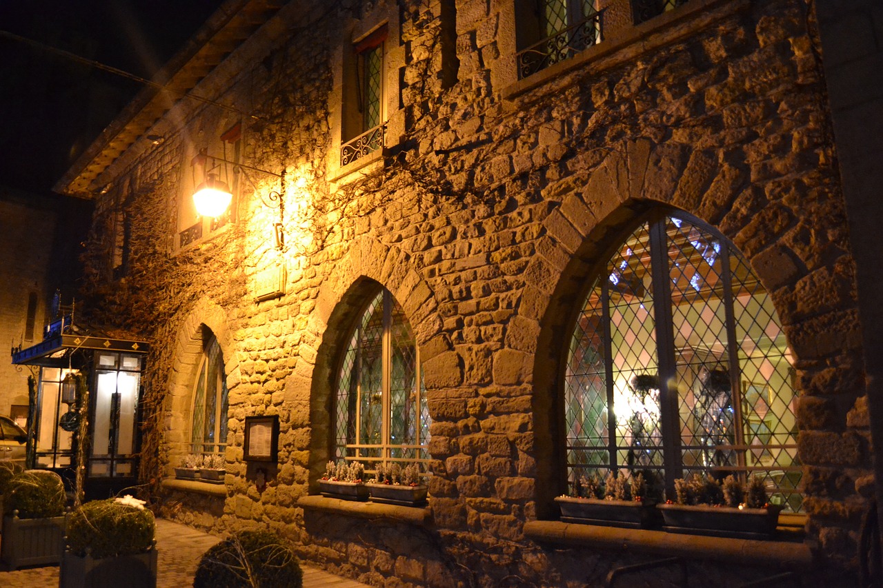 stone house night restaurant free photo
