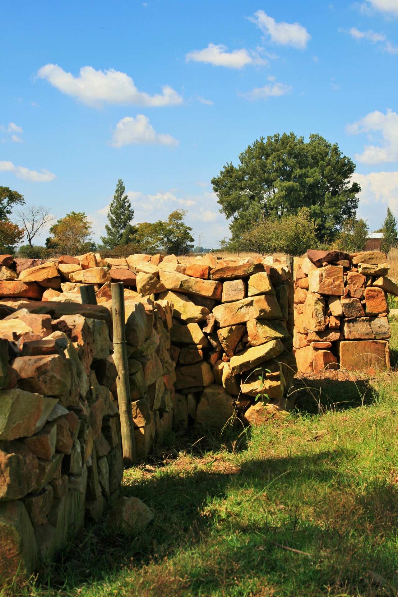 kraal enclosing stone free photo