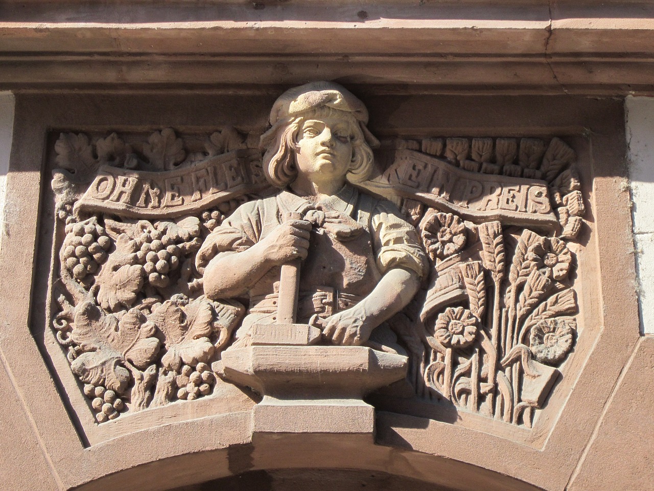 stone masonry saarbruecken relief free photo