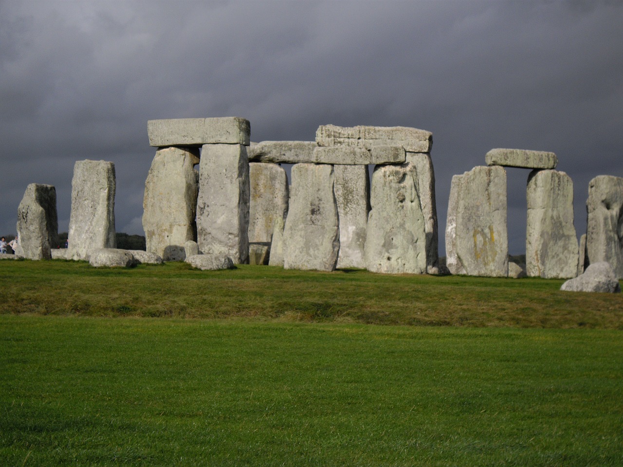 stonehenge stones monolith free photo