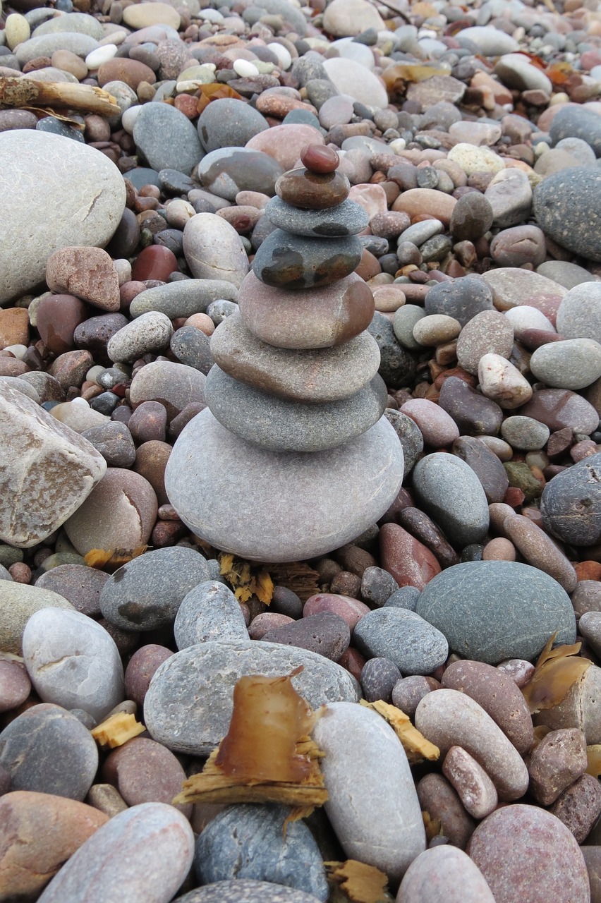 stones pebbles stenenstapel free photo