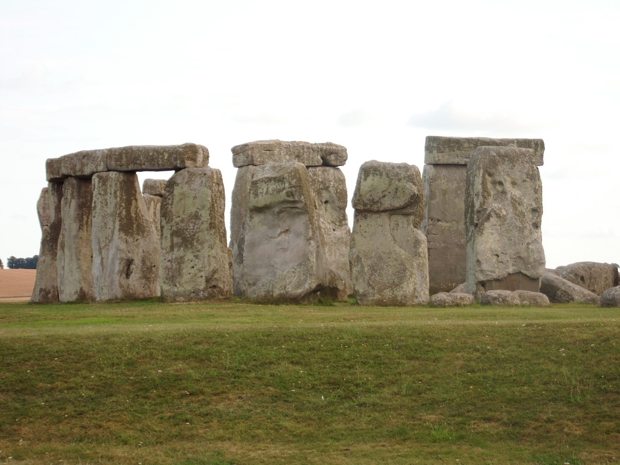 stones megaliths stonehenge free photo