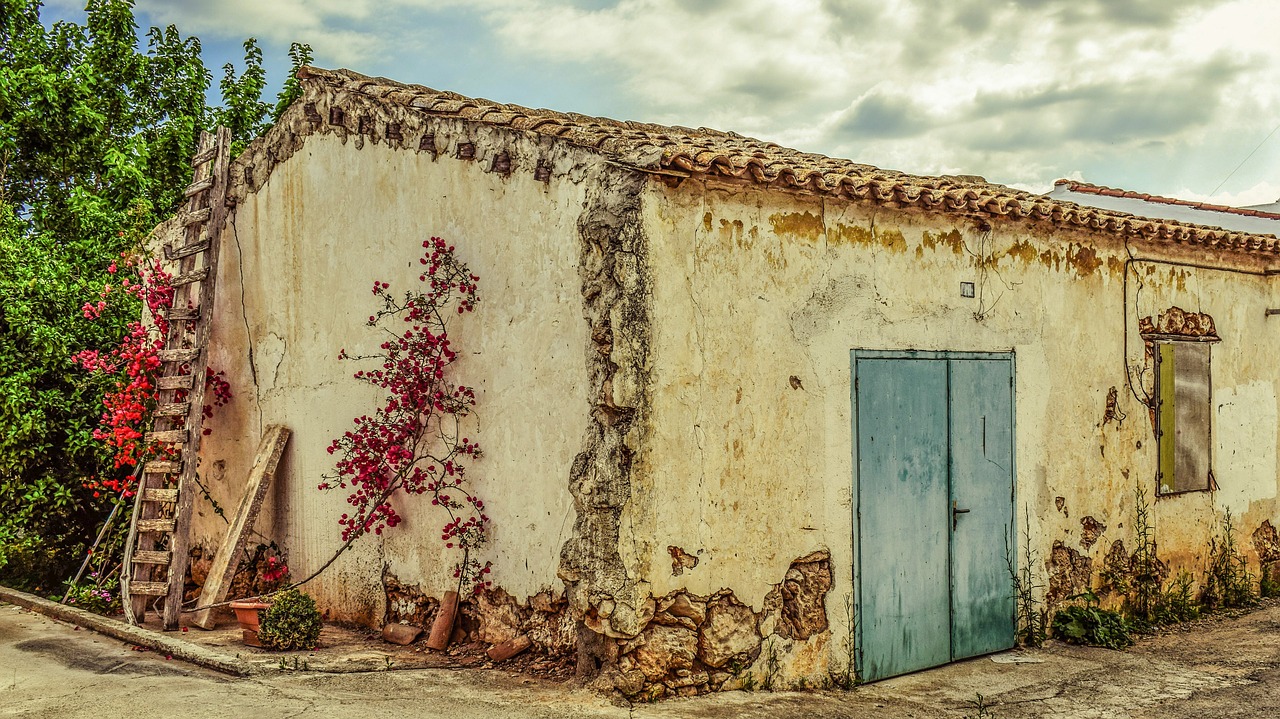 storehouse old architecture free photo