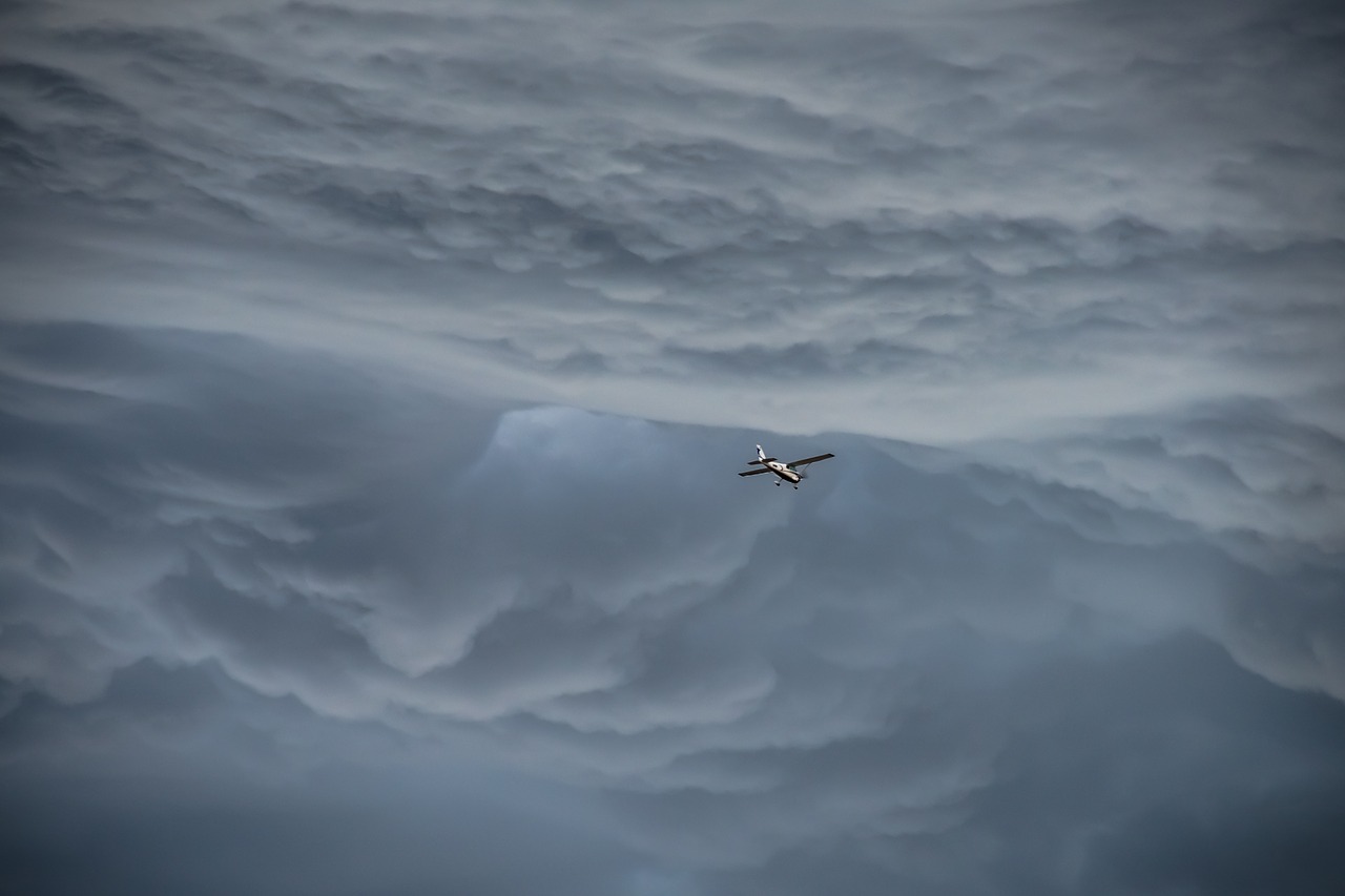 storm plane flying free photo