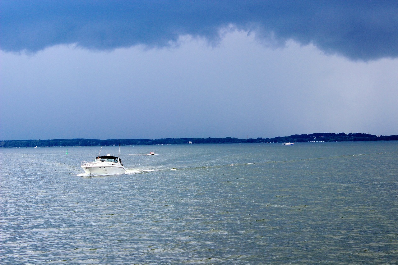 storm lake motor ship free photo