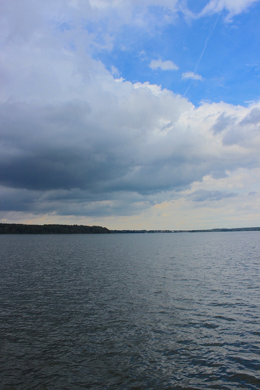 storm lake clouds free photo