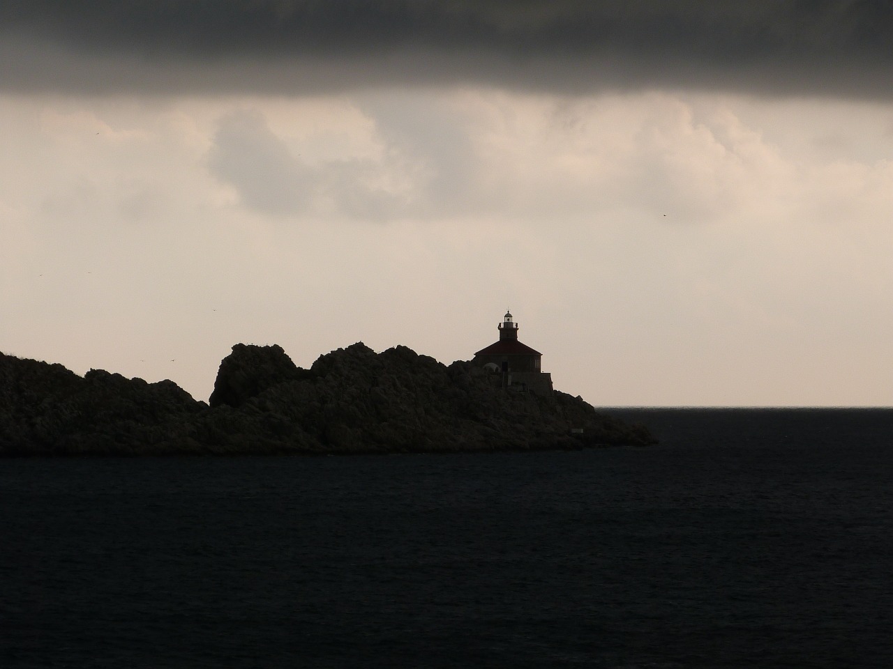 stormy lighthouse dramatic free photo