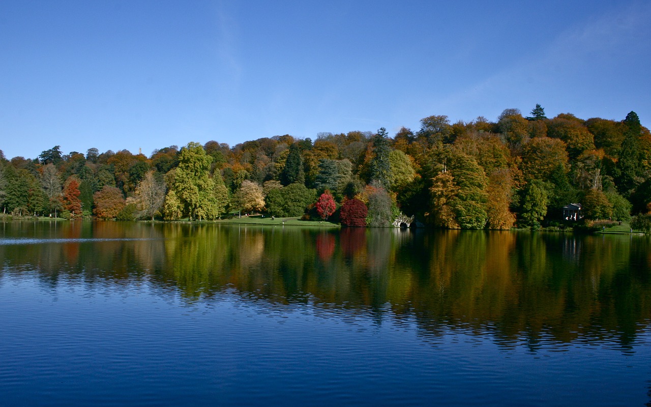 stour-head autumn blue free photo