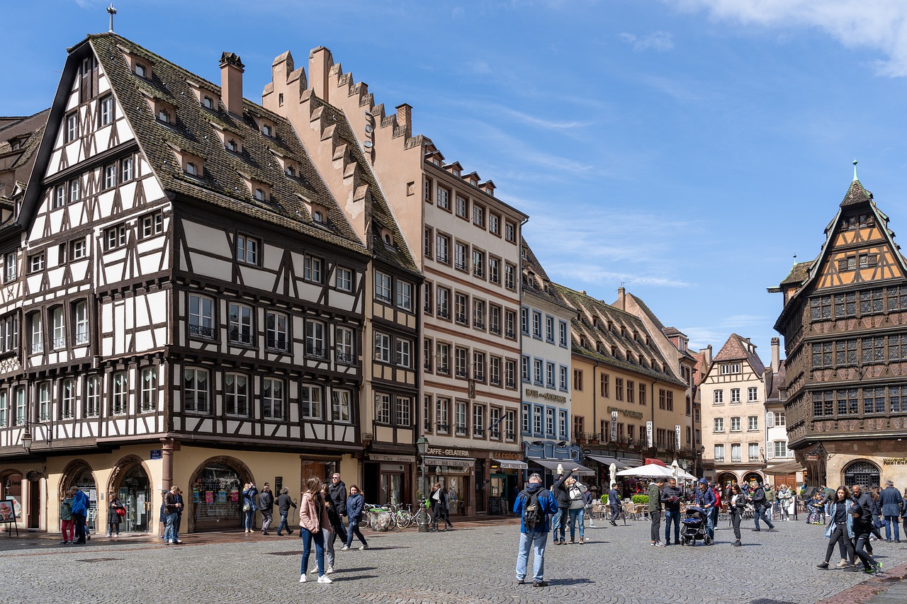 strasbourg  historic center  truss free photo