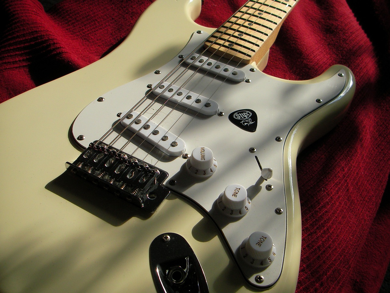 stratocaster electric guitar music free photo