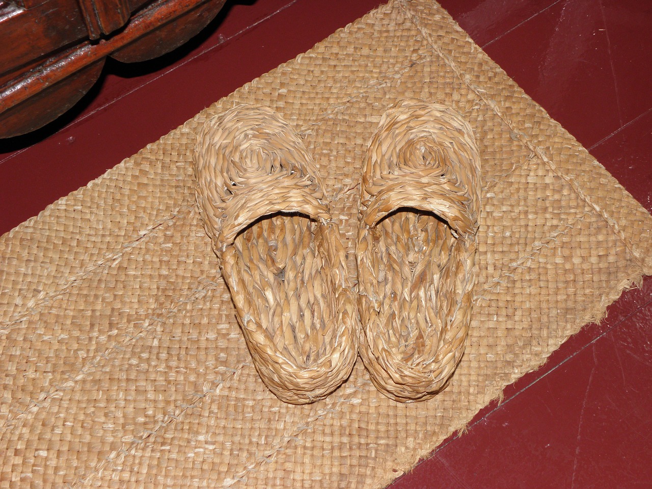 straw slippers mat free photo