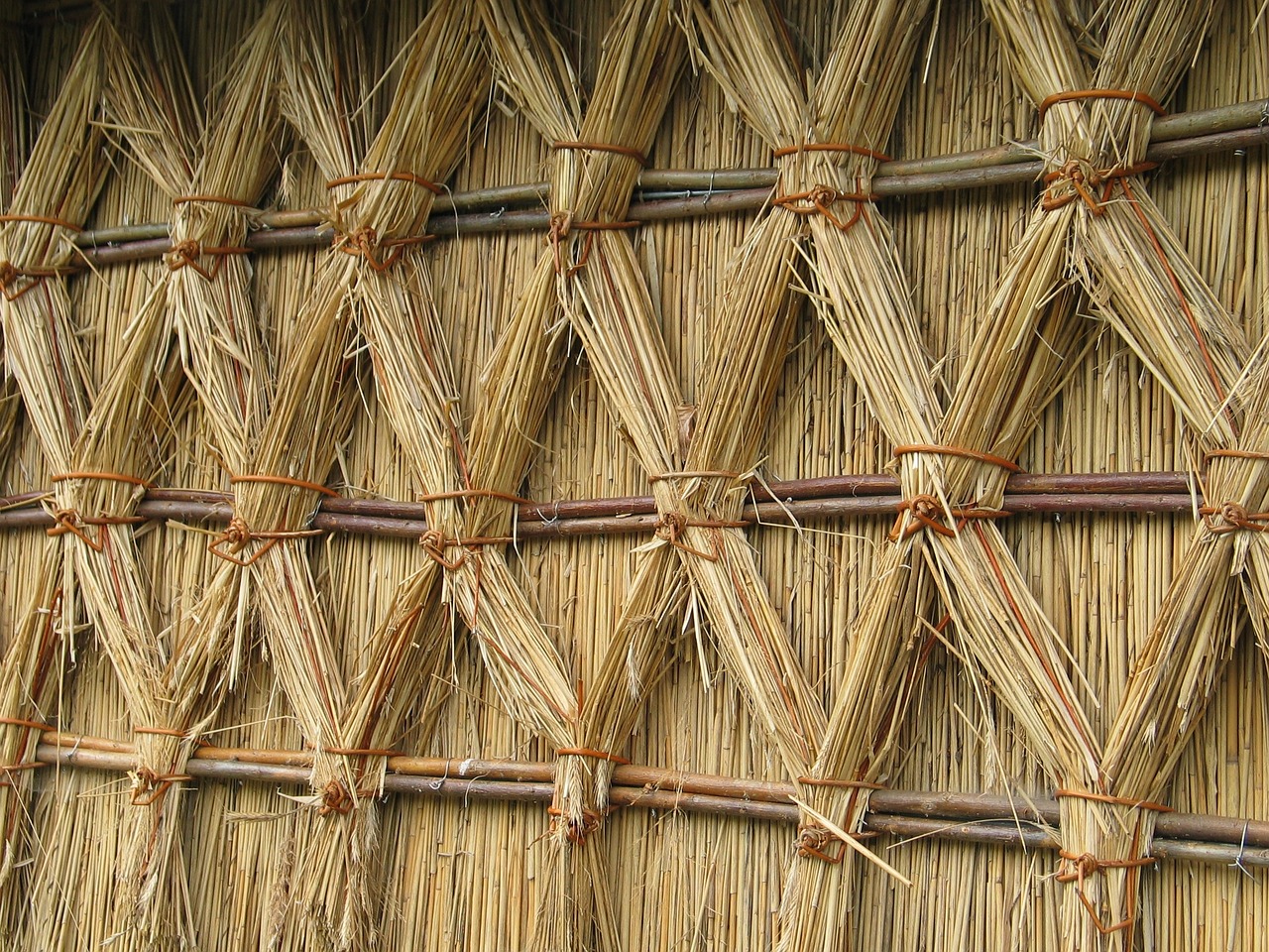 straw structure wall free photo