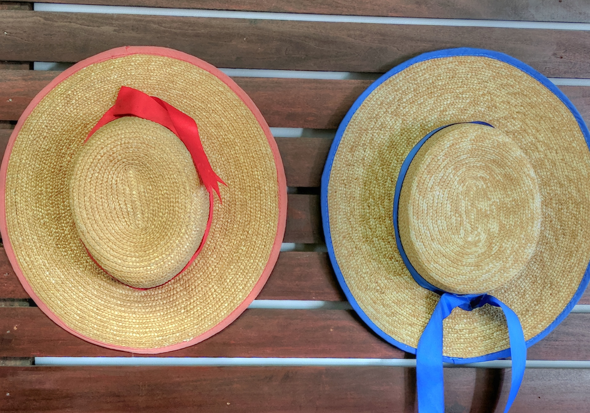 Long hats. Соломенная шляпа 2023. Соломенная шляпа с лентой. Соломенная шляпка с лентой. Соломенная шляпа женская с лентой.