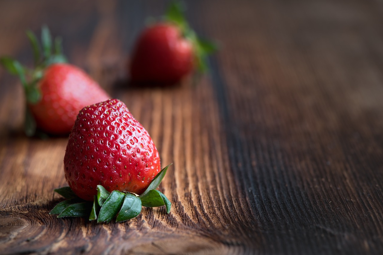 strawberries red delicious free photo