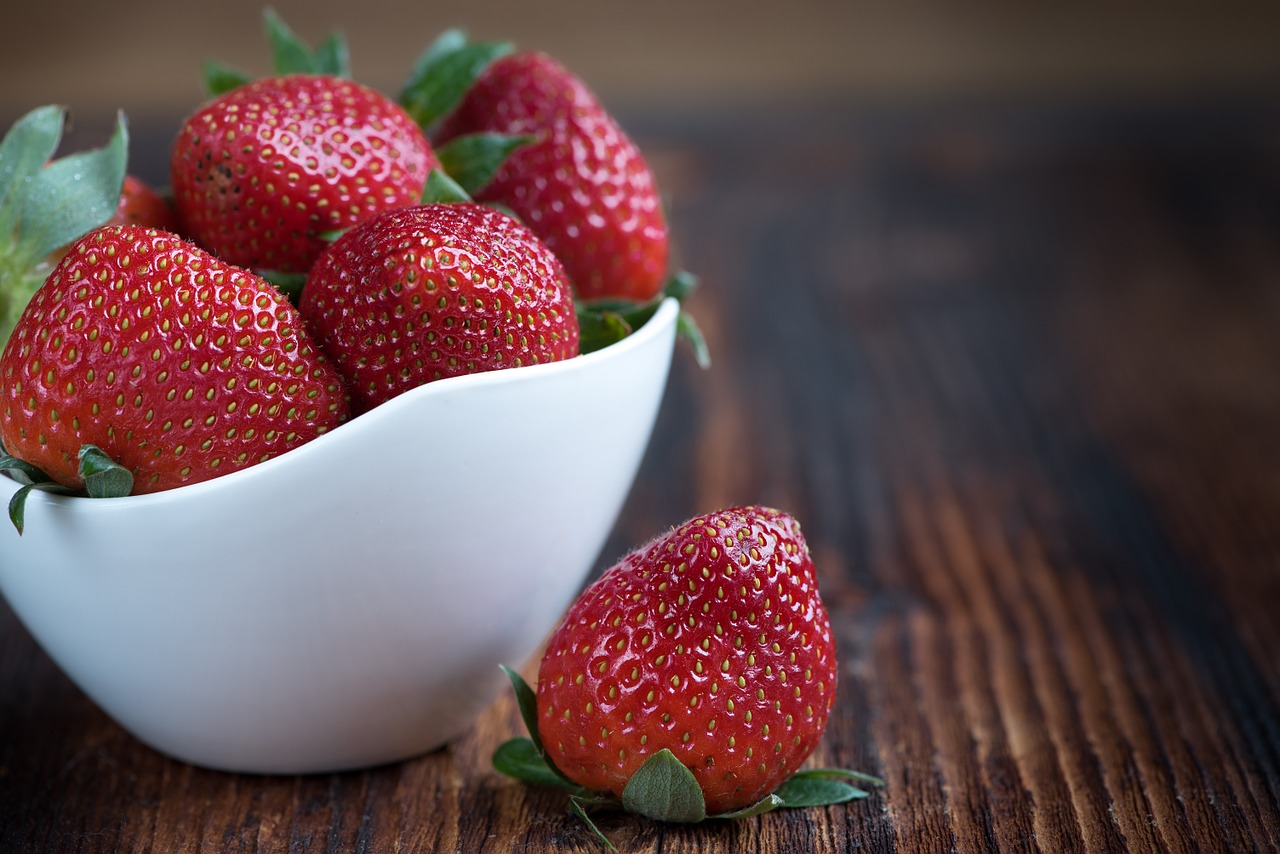 strawberries frisch ripe free photo