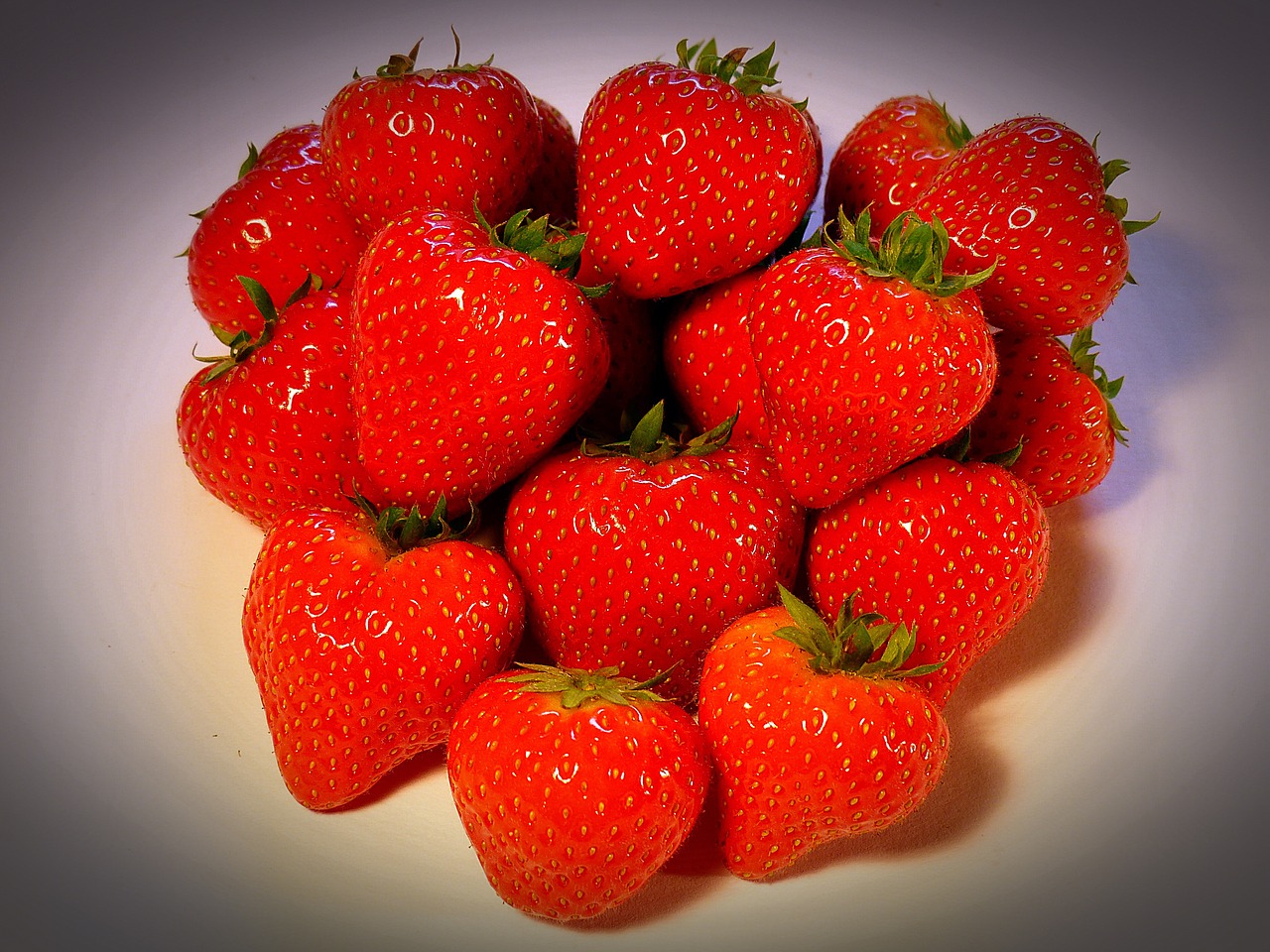 strawberries fruit fruits free photo