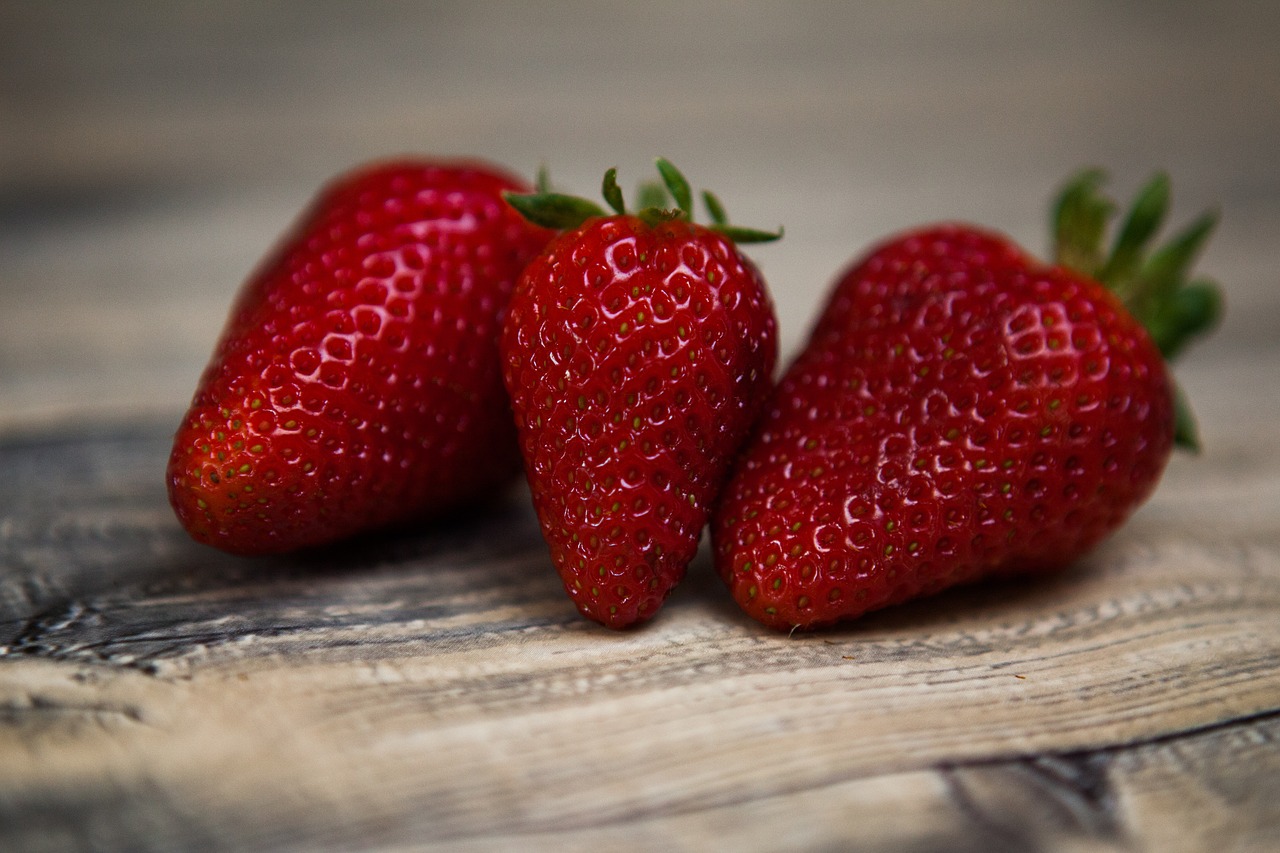 strawberries fruits strawberry free photo